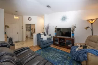 Photo #2: 2295253 Listing