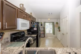 Photo #3: 2295253 Listing