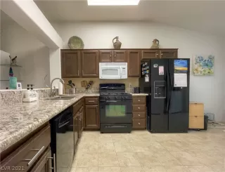 Photo #4: 2295253 Listing