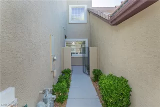 Photo #5: 2295264 Listing