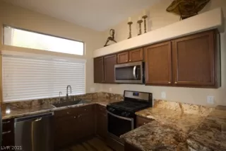 Photo #3: 2295284 Listing