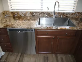 Photo #4: 2295284 Listing