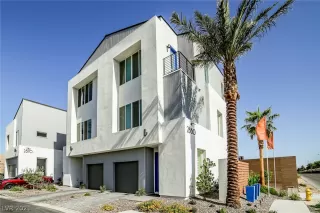 Photo #1: 2295317 Listing 