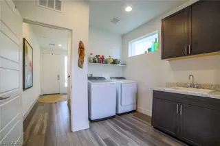 Photo #6: 2295317 Listing 