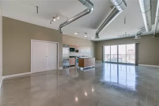 Photo #5: 2295333 Listing 