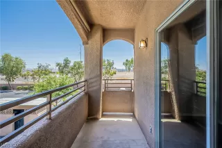 Photo #4: 2295341 Listing