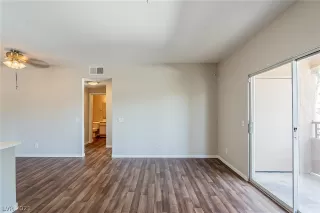 Photo #6: 2295341 Listing