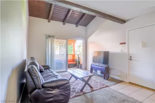 Photo #3: 2295360 Listing