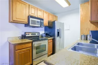 Photo #6: 2295360 Listing