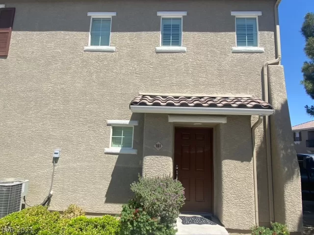 MLS: 2295368 Condo For Sale