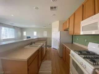 Photo #6: 2295368 Listing 