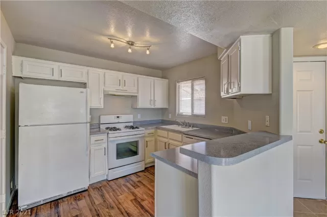 MLS: 2295378 Condo For Sale