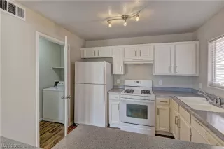 Photo #2: 2295378 Listing