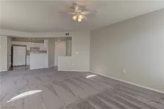 Photo #3: 2295378 Listing