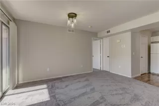 Photo #6: 2295378 Listing