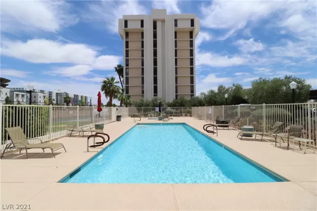 MLS: 2295383 Condo For Sale