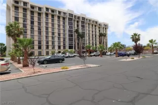 Photo #1: 2295383 Listing