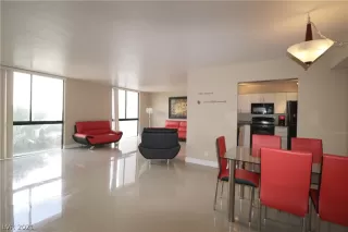 Photo #3: 2295383 Listing