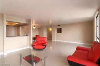 Photo #4: 2295383 Listing
