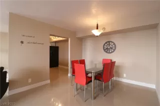 Photo #5: 2295383 Listing
