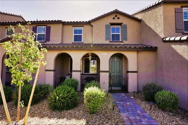 MLS: 2295384 Condo For Sale