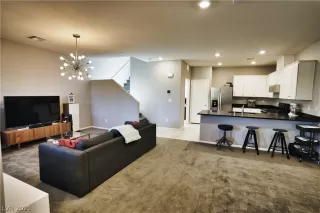 Photo #4: 2295384 Listing