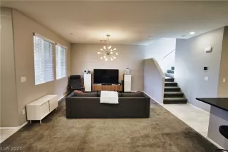 Photo #5: 2295384 Listing