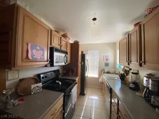 Photo #2: 2295390 Listing 