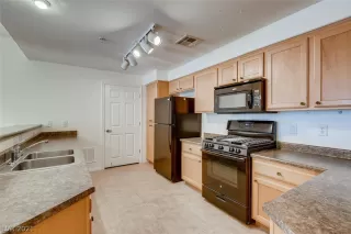 Photo #3: 2295414 Listing 