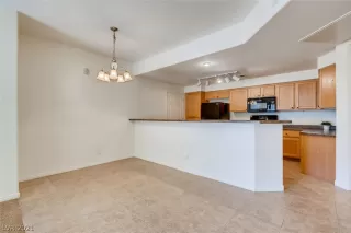 Photo #5: 2295414 Listing 