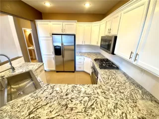 Photo #2: 2295486 Listing