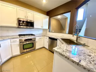 Photo #3: 2295486 Listing