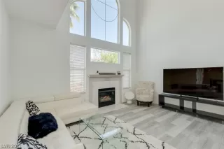 Photo #4: 2295492 Listing 