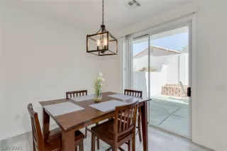 Photo #5: 2295492 Listing 