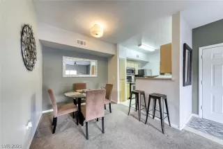 Photo #5: 2295494 Listing