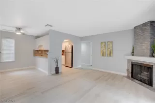 Photo #1: 2295495 Listing