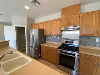 Photo #4: 2295549 Listing 