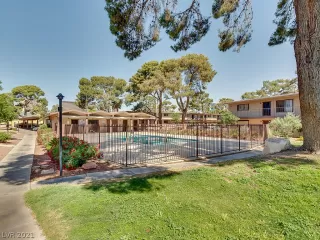 Photo #6: 2295576 Listing 