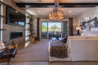 Photo #6: 2295612 Listing