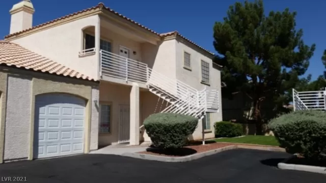 MLS: 2295625 Condo For Sale