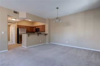 Photo #4: 2295635 Listing