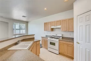 Photo #2: 2295642 Listing