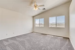 Photo #4: 2295642 Listing