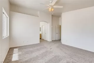 Photo #5: 2295642 Listing