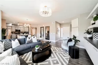 Photo #4: 2295647 Listing 