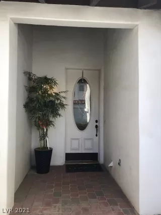 Photo #1: 2295658 Listing