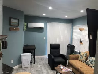 Photo #2: 2295719 Listing 