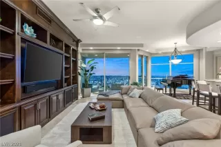 Photo #2: 2295735 Listing