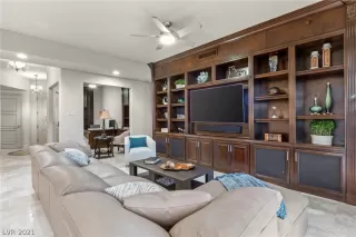 Photo #5: 2295735 Listing