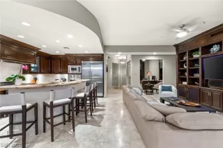 Photo #6: 2295735 Listing